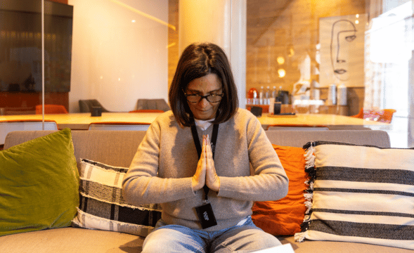 Aumentar a produtividade no local de trabalho através da prática de meditação