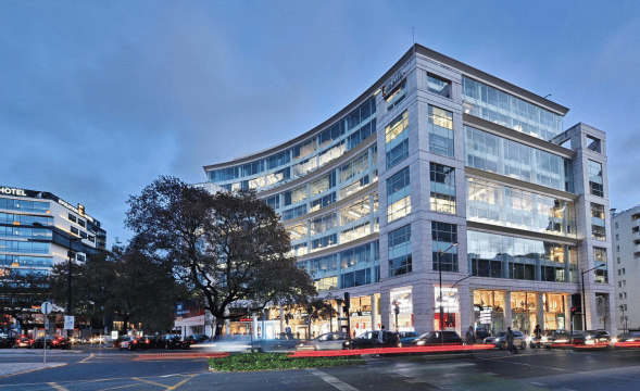 Avila Insight Talks: Sharing Ideas and Networking at Atrium Saldanha